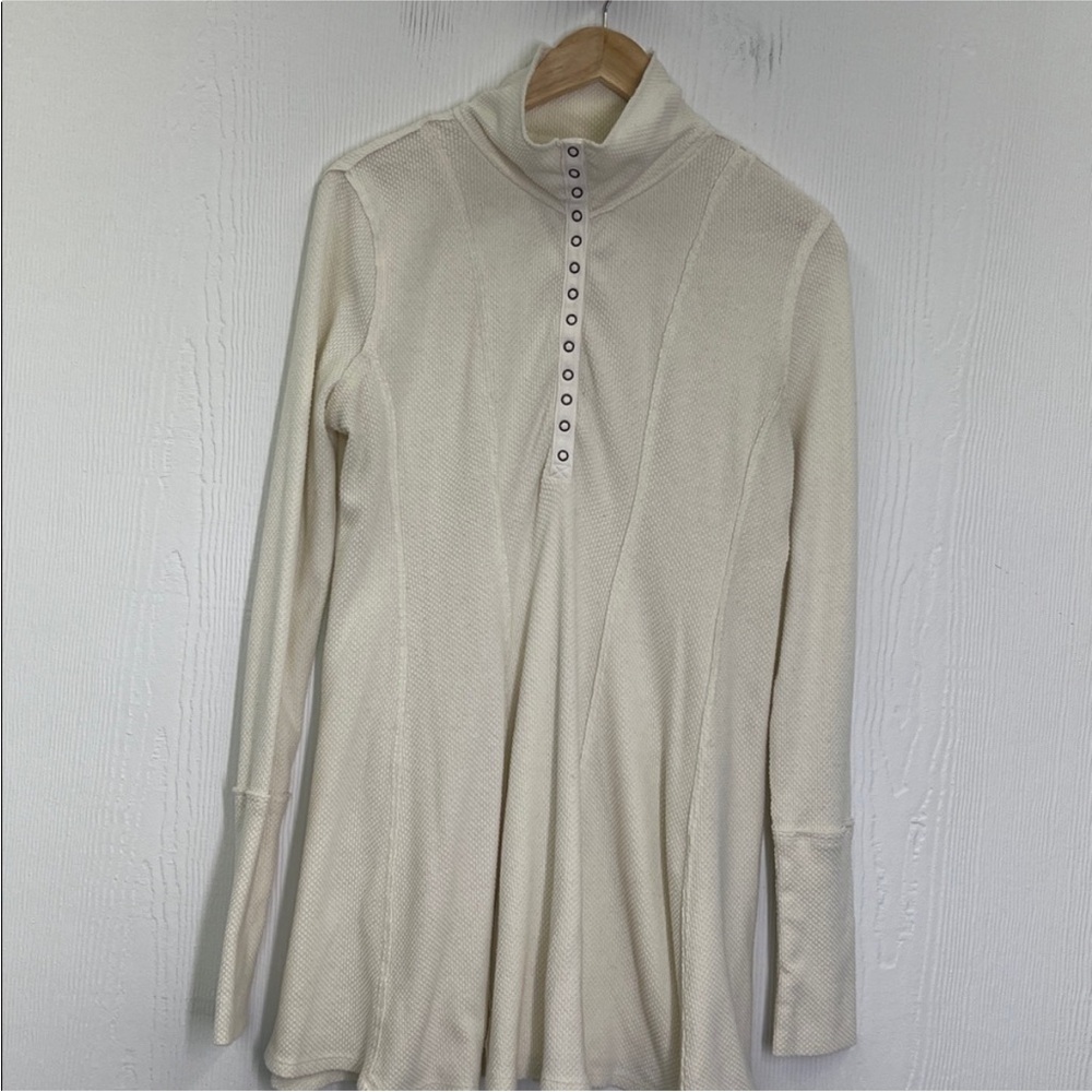 NWT We The Free Made Of Dreams Ivory Thermal Half Button Blouse Size Large - Picture 10 of 13